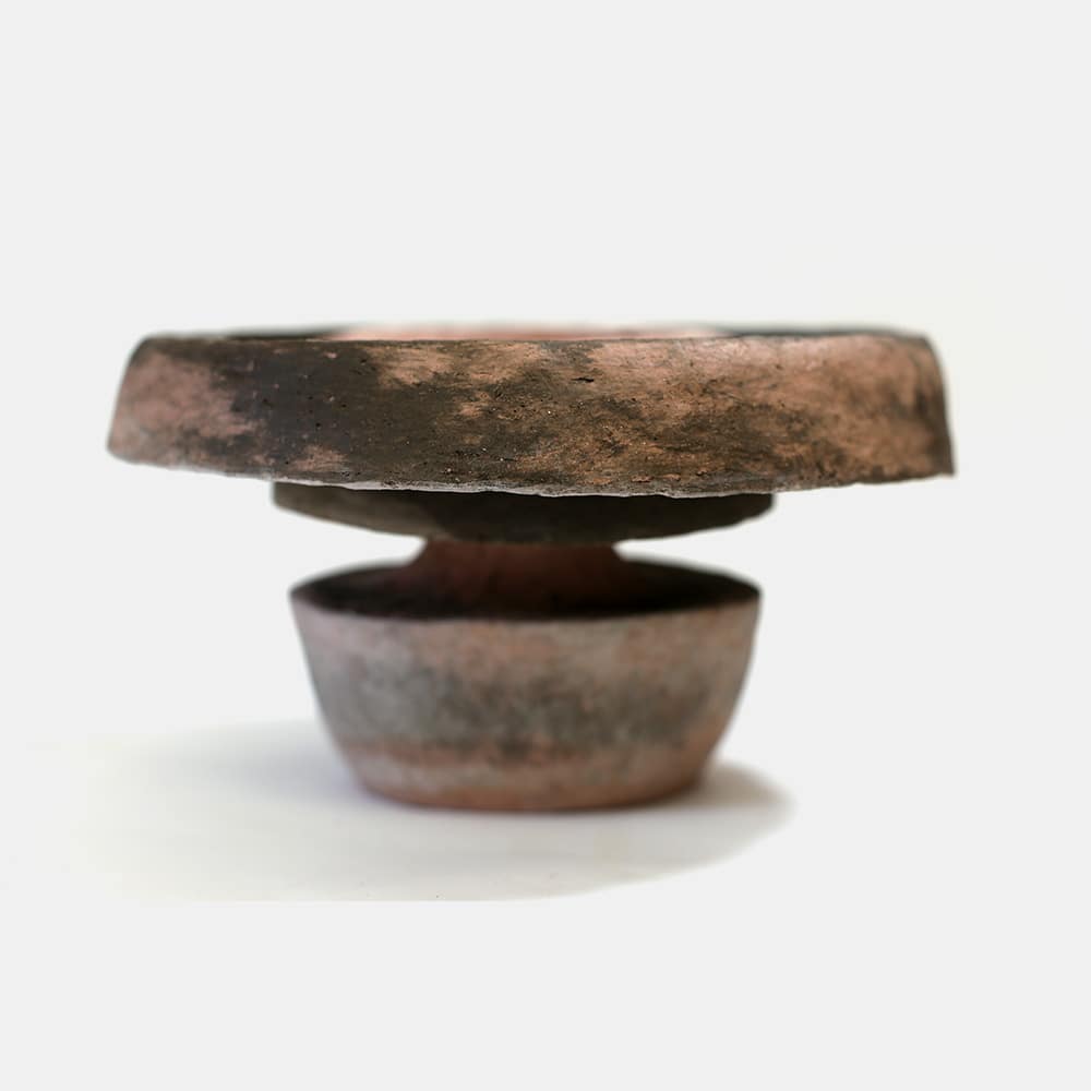 FADENSPULE – Gefäss, umkehrbar, Ton gebrannt, teilweise glasiert, 16x28x28cm, 2020